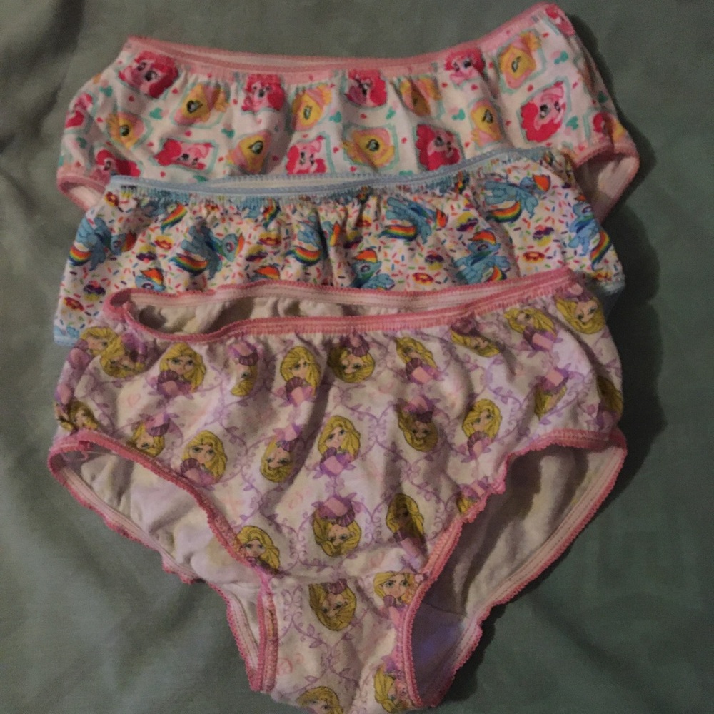 Girls Character Panties Size 8